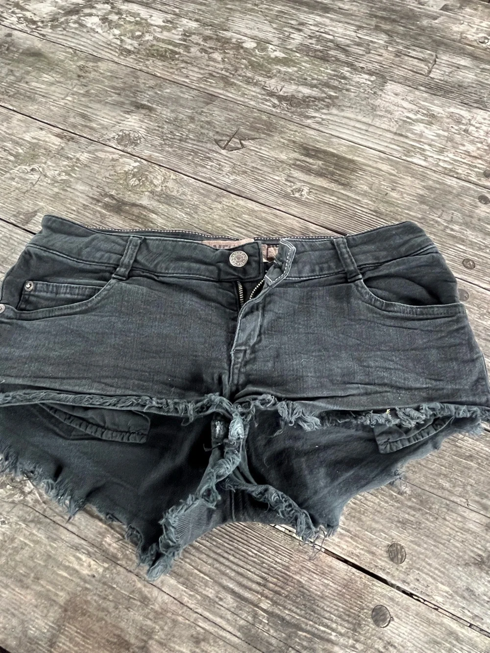 MELLVILLE Black Women's Denim Shorts - Distressed Frayed Hem SZ 42, USA L